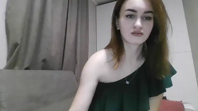 Snapshot of Requellia chatting on 7, 11, 2025 Requellia online show from 7, 11, 2025