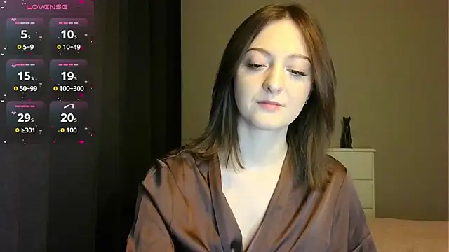 white liillyy online show from 4, 4, 2026