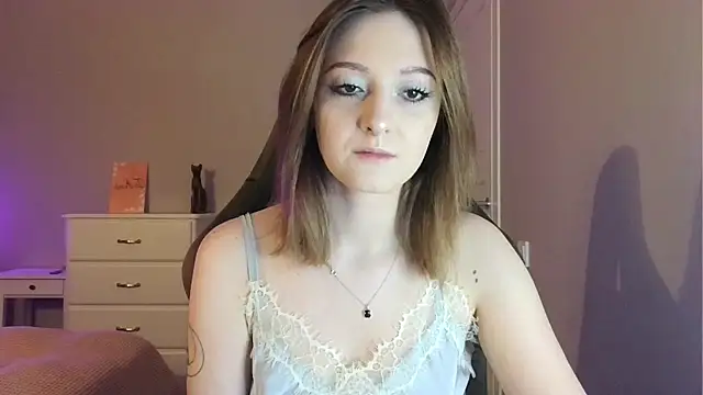Snapshot of white_liillyy chatting on 25, 4, 2026 white liillyy online show from 25, 4, 2026