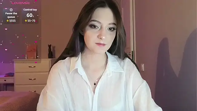 Snapshot of white_liillyy chatting on 5, 5, 2026 white liillyy online show from 5, 5, 2026