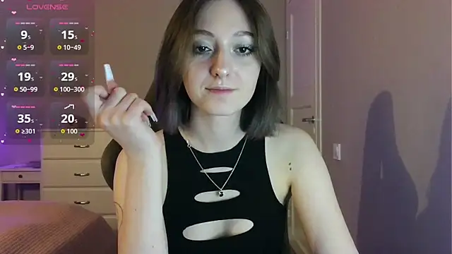 Snapshot of white_liillyy chatting on 13, 5, 2026 white liillyy online show from 13, 5, 2026