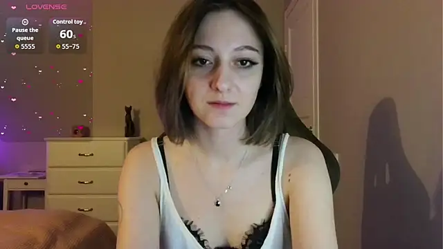Snapshot of white_liillyy chatting on 27, 5, 2026 white liillyy online show from 27, 5, 2026
