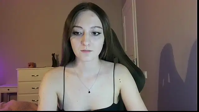 Snapshot of white_liillyy chatting on 28, 6, 2026 white liillyy online show from 28, 6, 2026