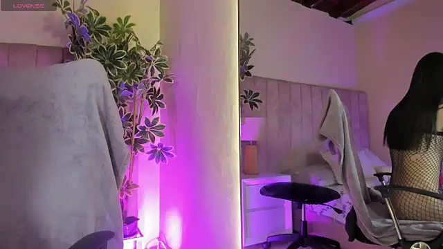 Mia mtnz02 online show from 7, 4, 2026