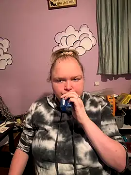 Snapshot of KadiSparkle chatting on 1, 11, 2025 KadiSparkle online show from 1, 11, 2025