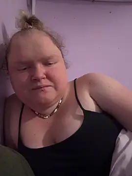 Snapshot of KadiSparkle chatting on 3, 11, 2025 KadiSparkle online show from 3, 11, 2025