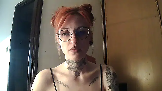 Snapshot of Zelesuida chatting on 9, 9, 2025 Zelesuida online show from 9, 9, 2025