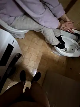 Snapshot of coppiaoraleee chatting on 29, 11, 2025 coppiaoraleee online show from 29, 11, 2025