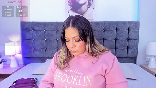 Snapshot of isabella_horney_ chatting on 9, 11, 2025 isabella horney online show from 9, 11, 2025