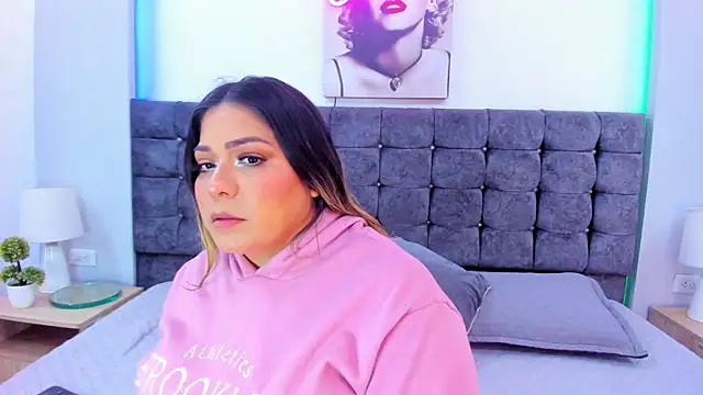 Snapshot of isabella_horney_ chatting on 22, 12, 2025 isabella horney online show from 22, 12, 2025