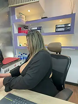 Snapshot of isabella_horney_ chatting on 15, 7, 2026 isabella horney online show from 15, 7, 2026
