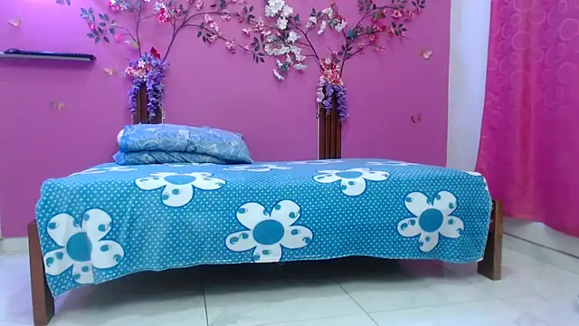 Snapshot of skinnybarbie022 chatting on 18, 4, 2026 skinnybarbie022 online show from 18, 4, 2026