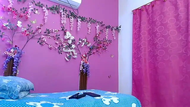 Snapshot of skinnybarbie022 chatting on 11, 5, 2026 skinnybarbie022 online show from 11, 5, 2026
