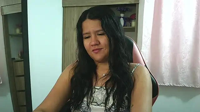 Oliviawatson1 online show from 17, 11, 2025