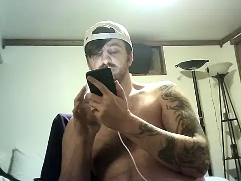 Snapshot of WyattL96 chatting on 24, 4, 2026 WyattL96 online show from 24, 4, 2026