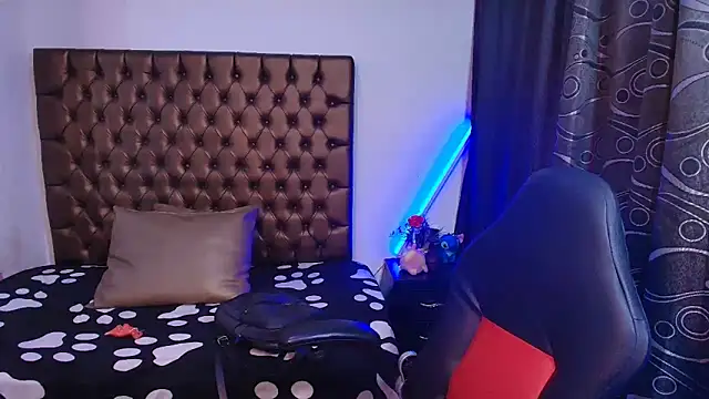 lailahdark online show from 4, 4, 2026