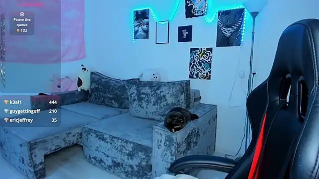 Snapshot of cute_little_ass chatting on 10, 9, 2025 cute little ass online show from 10, 9, 2025