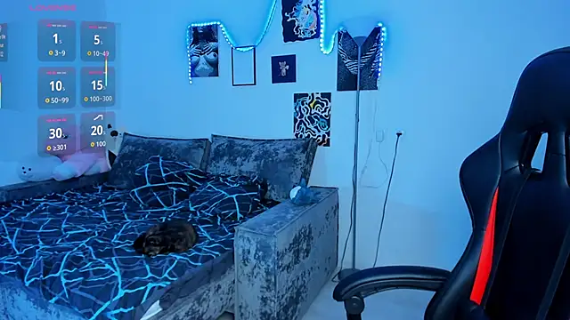 Snapshot of cute_little_ass chatting on 5, 10, 2025 cute little ass online show from 5, 10, 2025