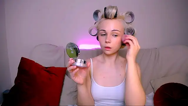 Charlotte Colinss online show from 15, 2, 2026