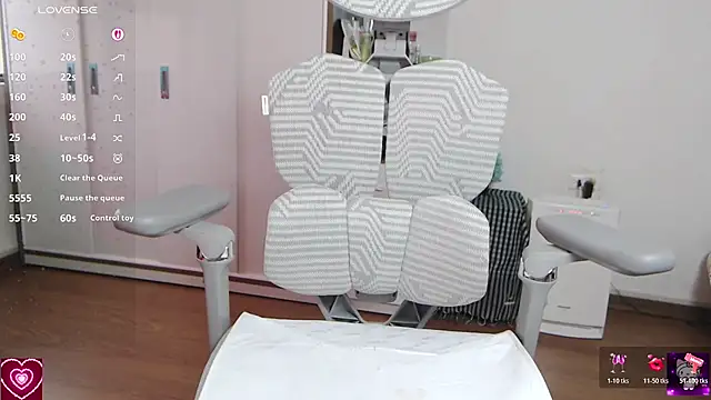 Suzie Wet Cave online show from 4, 4, 2026