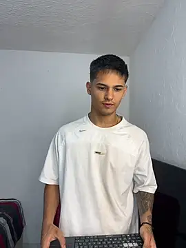 Alex mojica online show from 10, 2, 2026