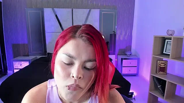 Snapshot of NahomiRichards_ chatting on 4, 8, 2026 NahomiRichards online show from 4, 8, 2026
