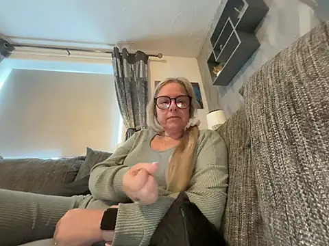 Snapshot of Anastasia-BlondeXX chatting on 2, 2, 2026 Anastasia-BlondeXX online show from 2, 2, 2026