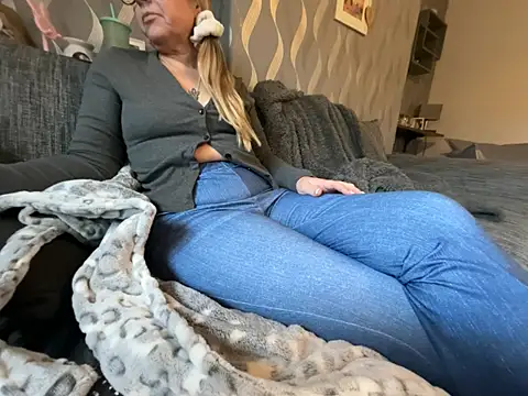 Snapshot of Anastasia-BlondeXX chatting on 11, 2, 2026 Anastasia-BlondeXX online show from 11, 2, 2026