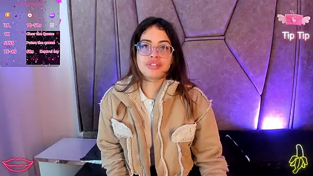 Snapshot of Isabela_Colins chatting on 2, 10, 2025 Isabela Colins online show from 2, 10, 2025