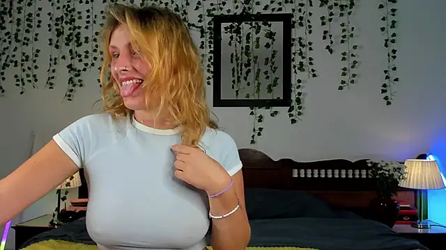 Ariana Spring online show from 24, 9, 2025