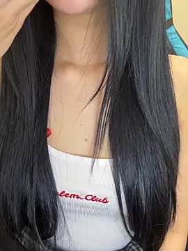 Snapshot of Dolly282 chatting on 8, 4, 2026 Dolly282 online show from 8, 4, 2026