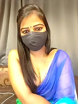 Snapshot of Misss-julli chatting on 5, 11, 2025 Misss-julli online show from 5, 11, 2025