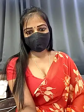 Snapshot of Misss-julli chatting on 14, 11, 2025 Misss-julli online show from 14, 11, 2025