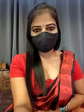 Snapshot of Misss-julli chatting on 27, 11, 2025 Misss-julli online show from 27, 11, 2025