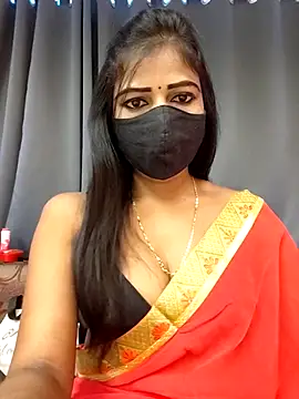 Snapshot of Misss-julli chatting on 5, 12, 2025 Misss-julli online show from 5, 12, 2025