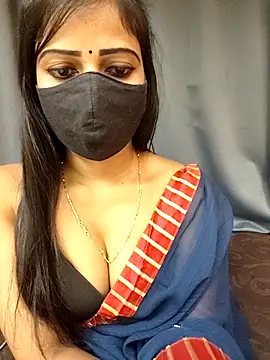 Snapshot of Misss-julli chatting on 20, 12, 2025 Misss-julli online show from 20, 12, 2025