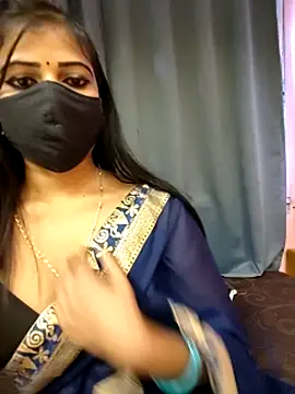 Snapshot of Misss-julli chatting on 23, 12, 2025 Misss-julli online show from 23, 12, 2025