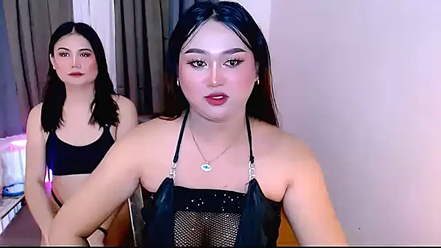 Snapshot of Lilly-lou chatting on 11, 10, 2025 Lilly-lou online show from 11, 10, 2025