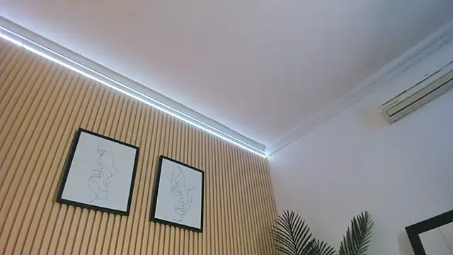 Brunette  boy online show from 23, 10, 2025