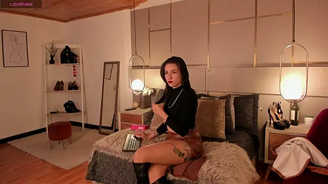 Lina Montclair online show from 14, 1, 2026