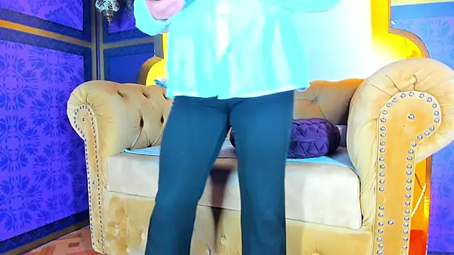 Scarlett Barnes online show from 7, 11, 2025