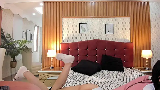 Snapshot of Sophie_Calloway chatting on 10, 9, 2025 Sophie Calloway online show from 10, 9, 2025