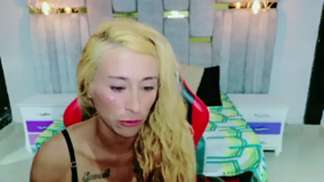 Snapshot of charlotte_phaeton chatting on 5, 2, 2026 charlotte phaeton online show from 5, 2, 2026