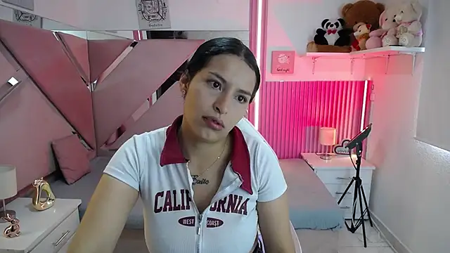 Snapshot of Mia_garcia28 chatting on 4, 6, 2026 Mia garcia28 online show from 4, 6, 2026