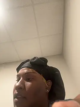 Snapshot of honestlychina chatting on 28, 9, 2025 honestlychina online show from 28, 9, 2025