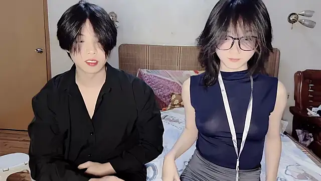 Snapshot of Crush-1 chatting on 18, 10, 2025 Crush-1 online show from 18, 10, 2025