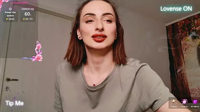 Snapshot of AuraPure chatting on 14, 9, 2025 AuraPure online show from 14, 9, 2025