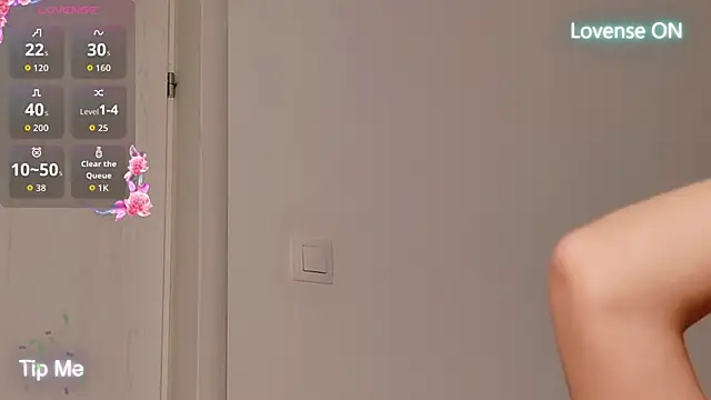 Snapshot of AuraPure chatting on 17, 9, 2025 AuraPure online show from 17, 9, 2025