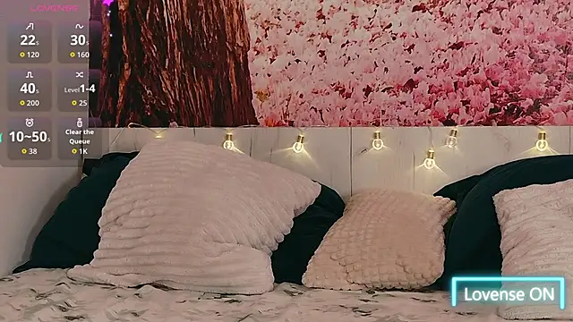 Snapshot of AuraPure chatting on 25, 9, 2025 AuraPure online show from 25, 9, 2025