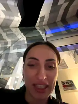 Snapshot of AuraPure chatting on 24, 10, 2025 AuraPure online show from 24, 10, 2025